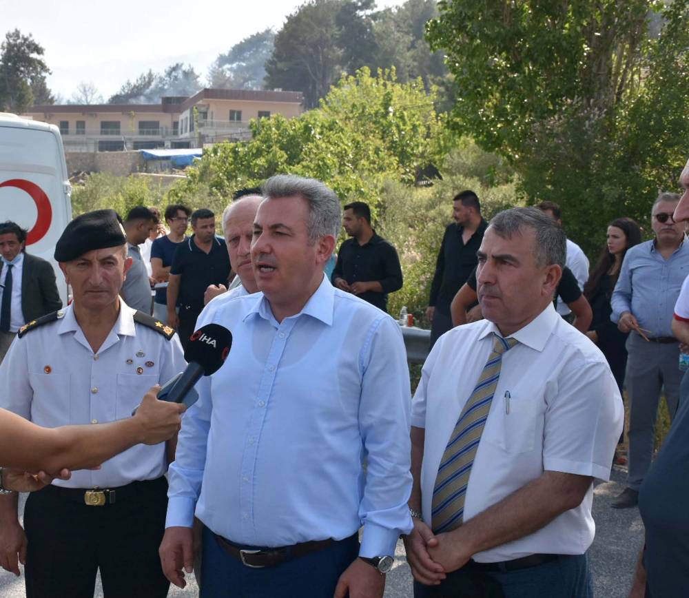 İzmir'de orman yangını; 2 mahalle boşaltıldı (3)