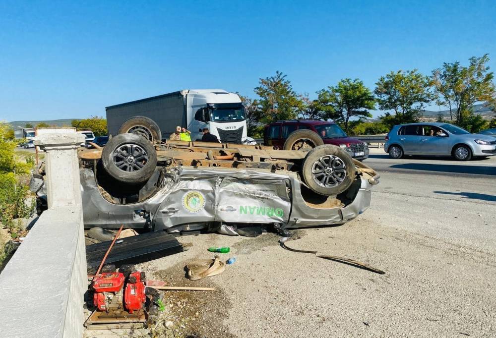 Isparta'da 4 aracın karıştığı kazada 1'i polis 5 yaralı