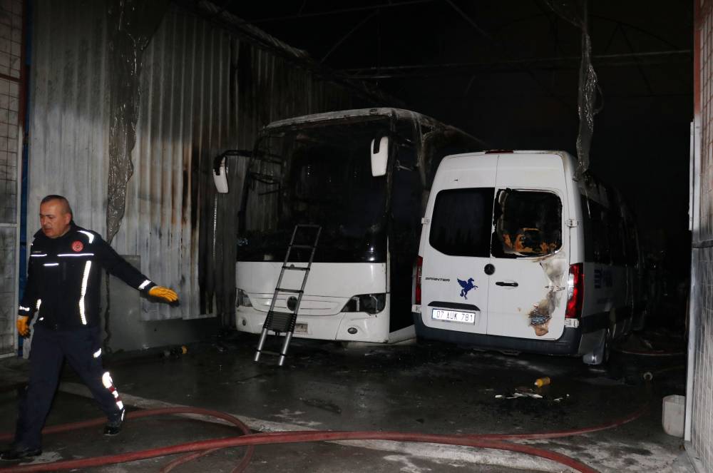 Oto tamir dükkanındaki yangında yaşamını yitirdi