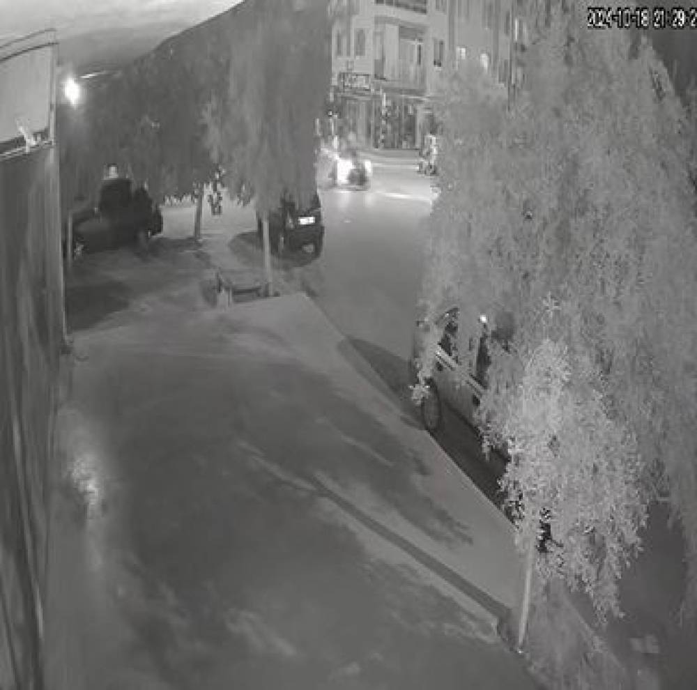 İzmir'de 2 motosikletin kafa kafaya çarpışması kamerada; 1 ölü, 1 yaralı