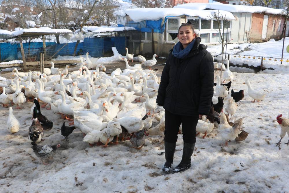 Ebru, hayallerini gerçekleştirmek için köye yerleşti