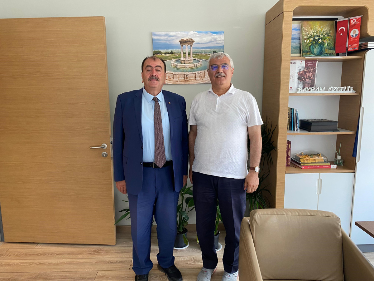 Bucak TSO Başkanı Meçikoğlu’ndan eski milletvekili Özçelik’e ziyaret