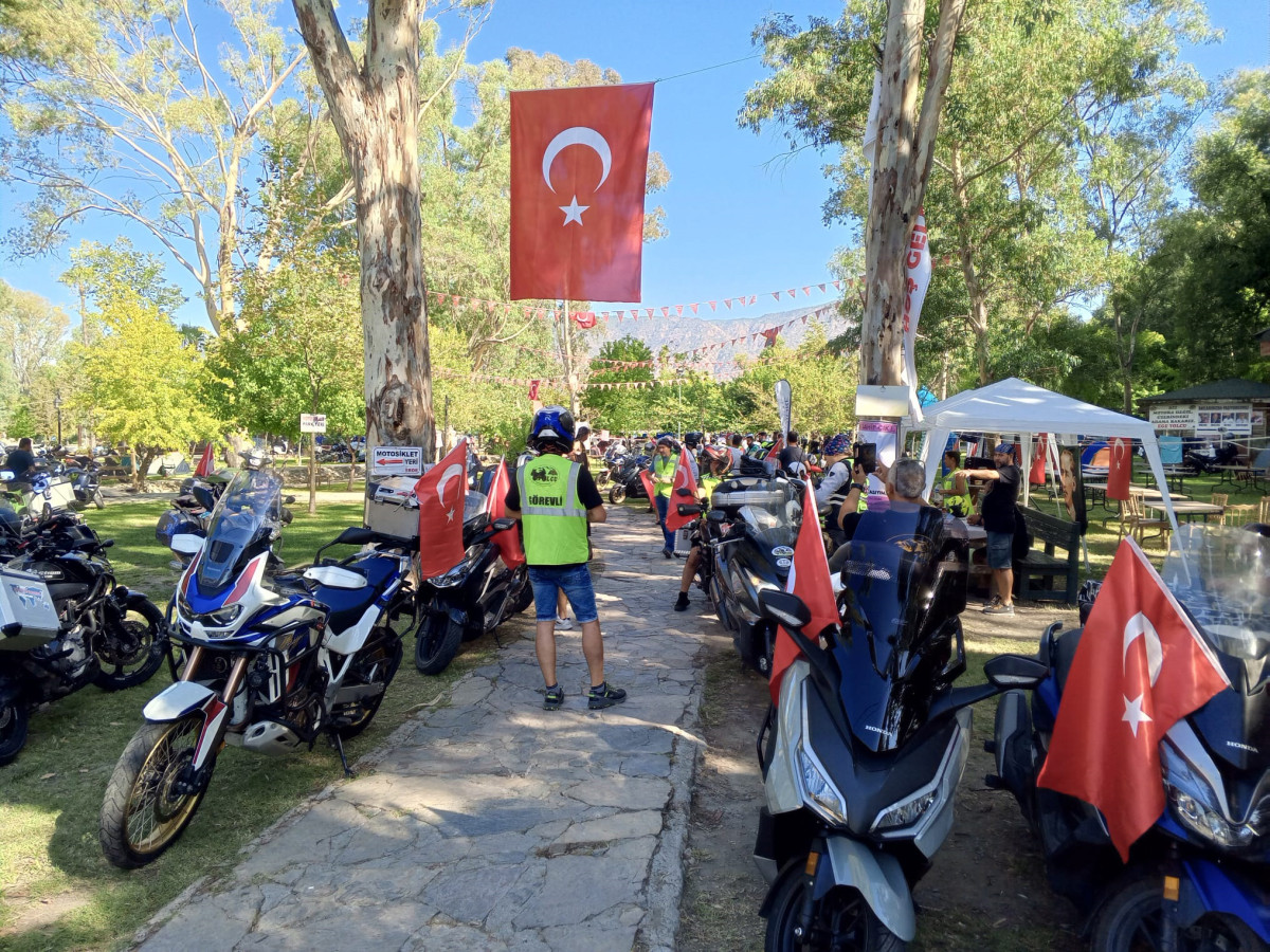 Burdurlu motosikletliler Muğla'da festivale katıldı