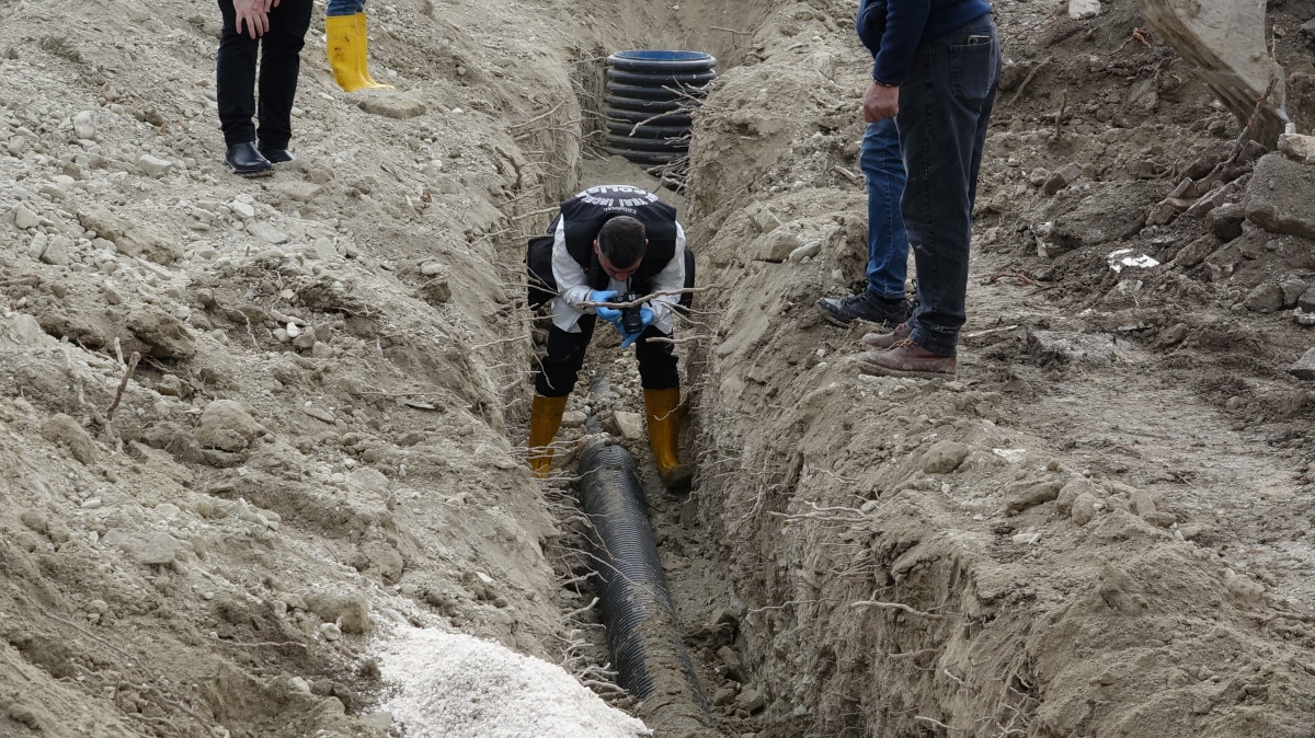 Kanalizasyon kazısında insan kemikleri bulundu