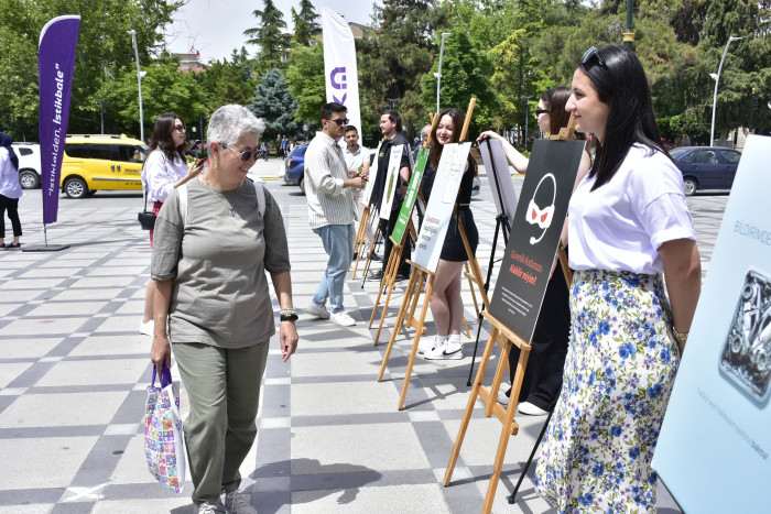 Burdur’da Emniyetli Afişler Sergisi Sanat ve Güvenliği Buluşturdu